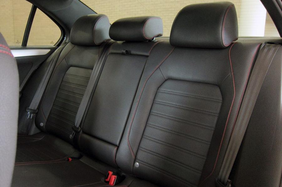  Volkswagen Jetta GLI 2012 года  (фото 9 из 49)